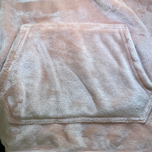 CHAMPION - Fuzzy Pink Hoodie - Picture 5 of 6